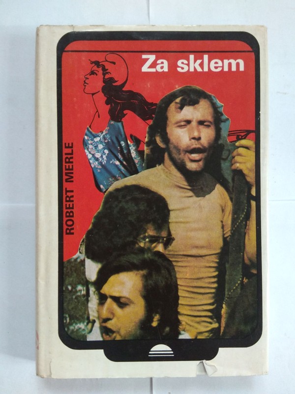 Za sklem