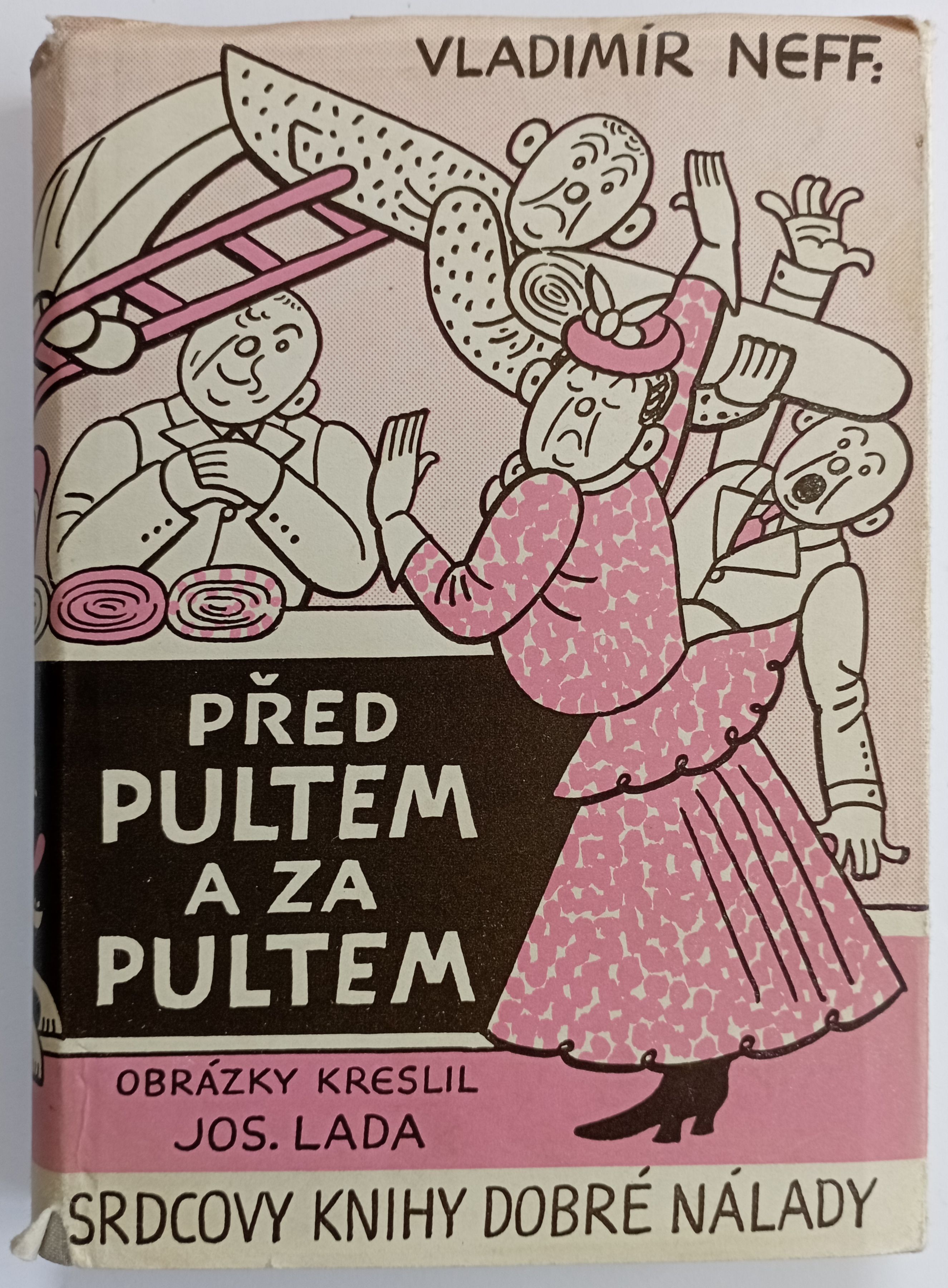 Před pultem a za pultem