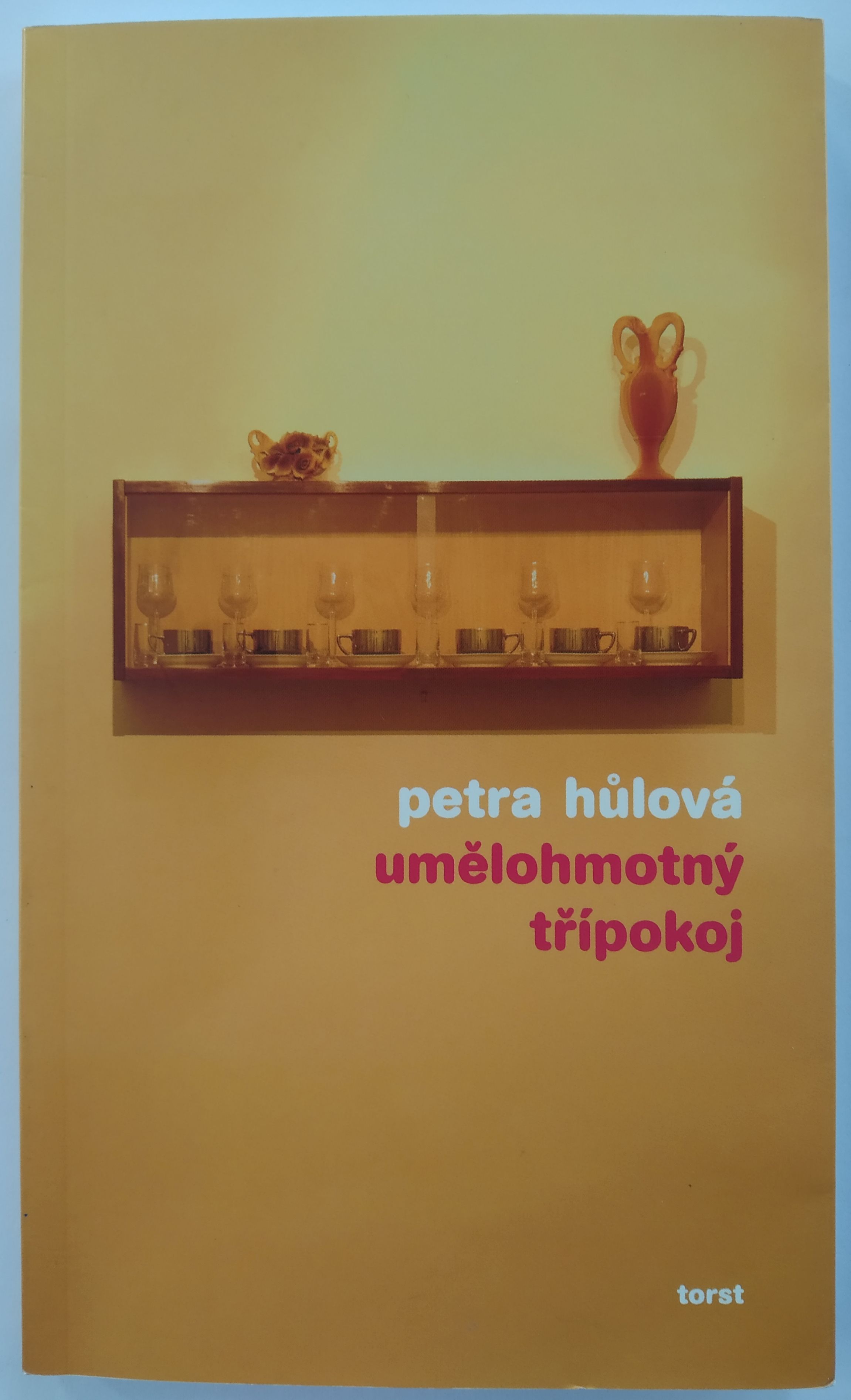 Umělohmotný třípokoj