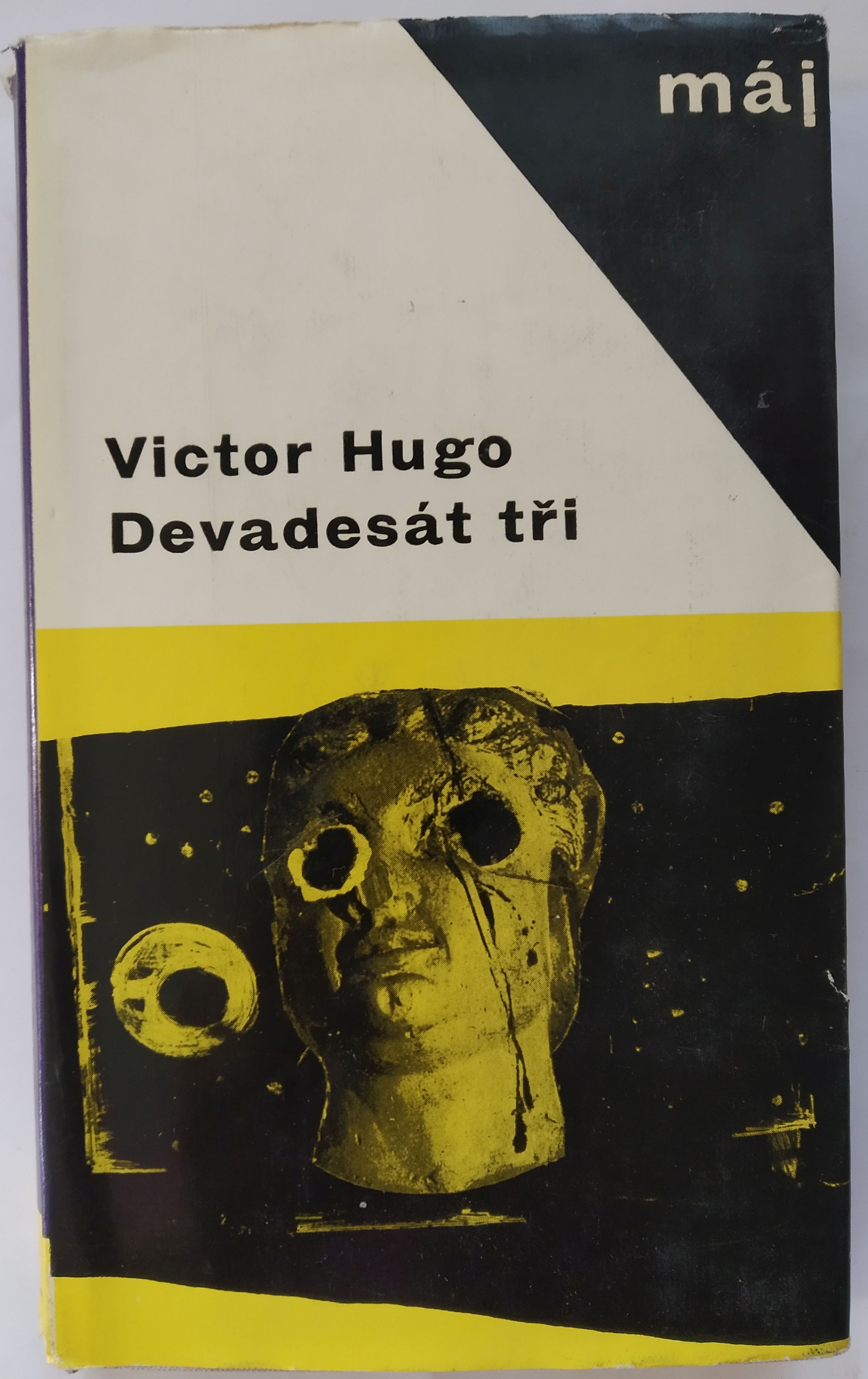 Devadesát tři