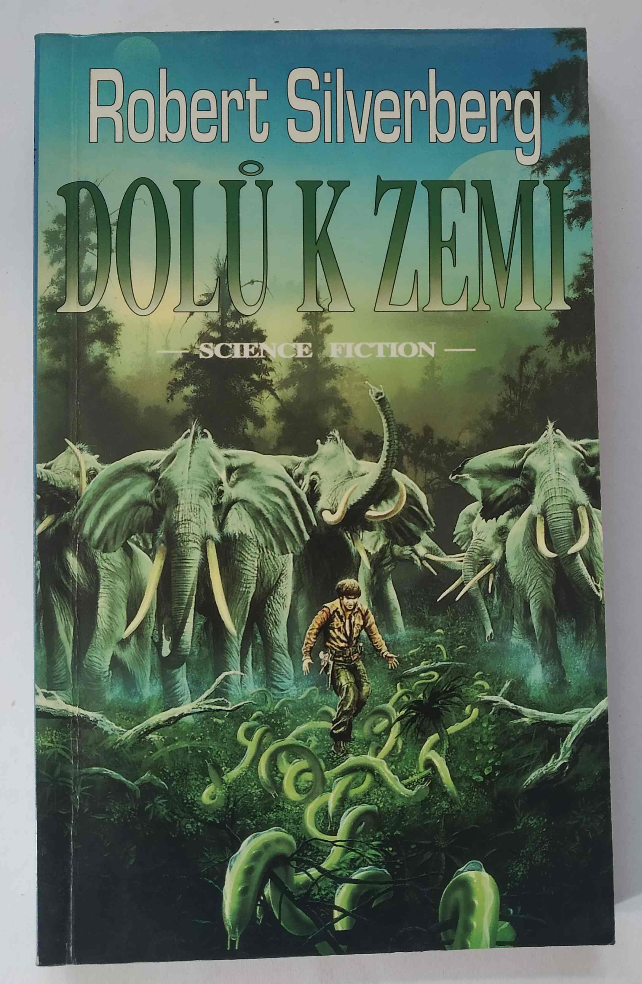 Dolů k Zemi