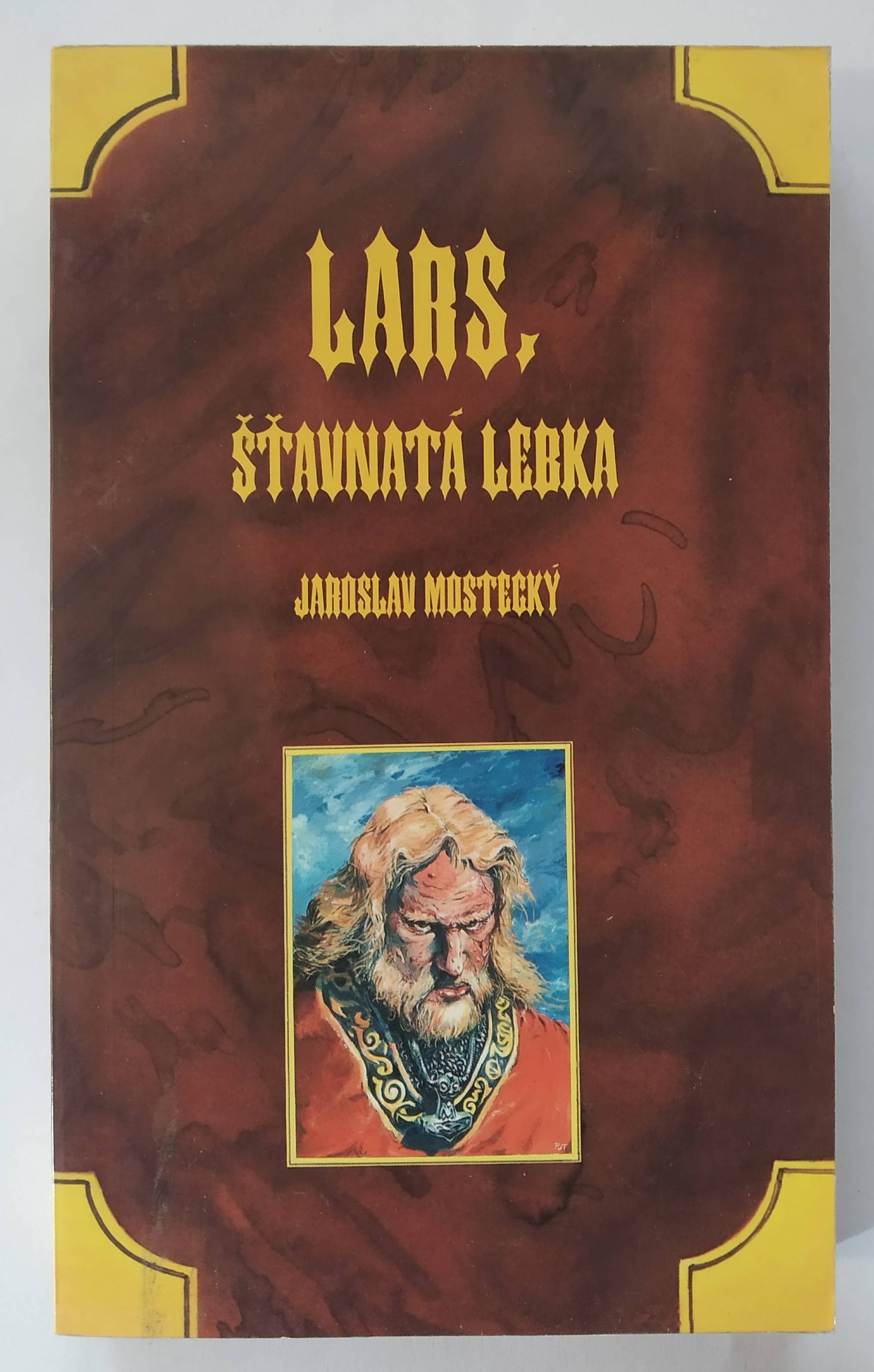 Lars, šťavnatá lebka