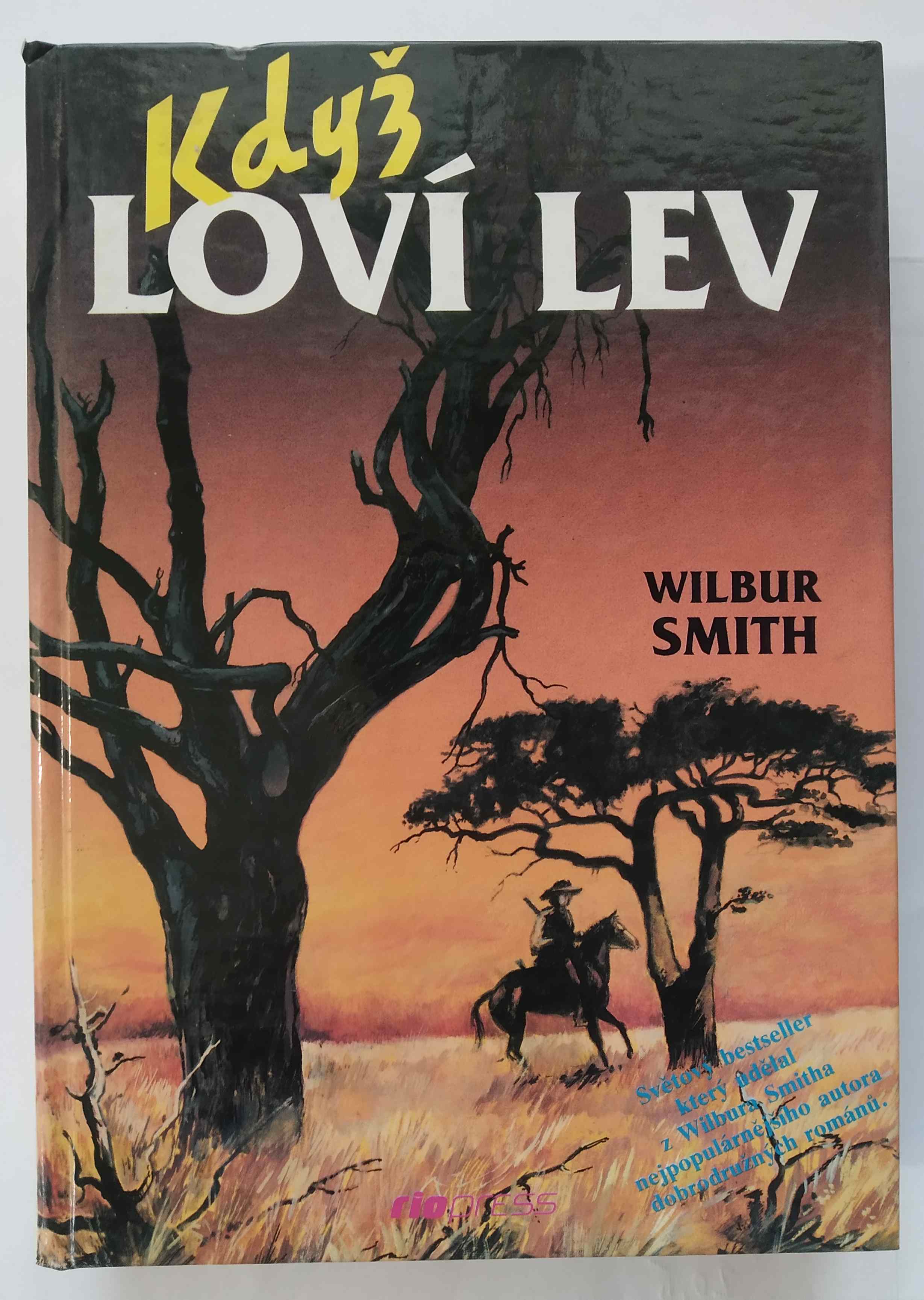Když loví lev