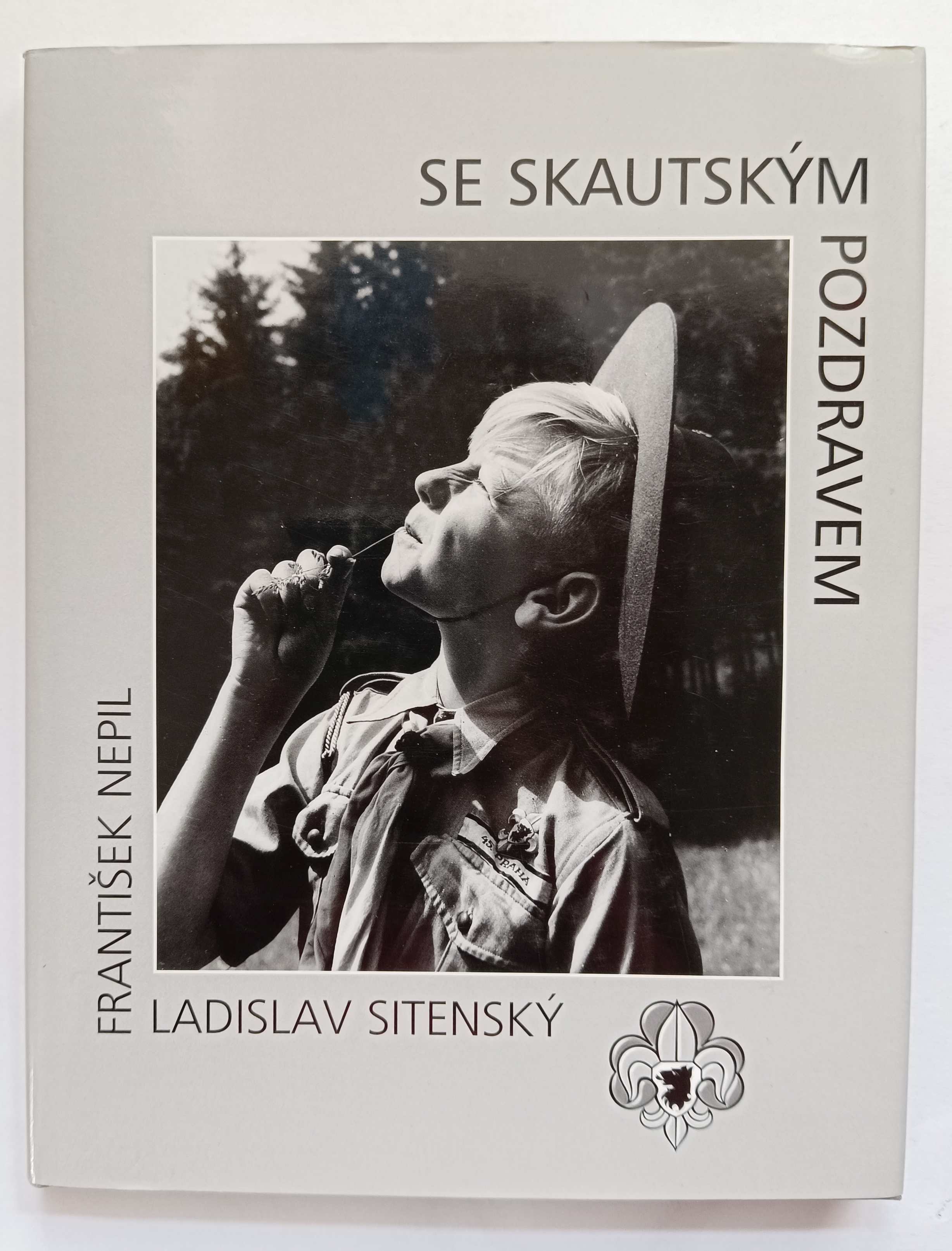 Se skautským pozdravem