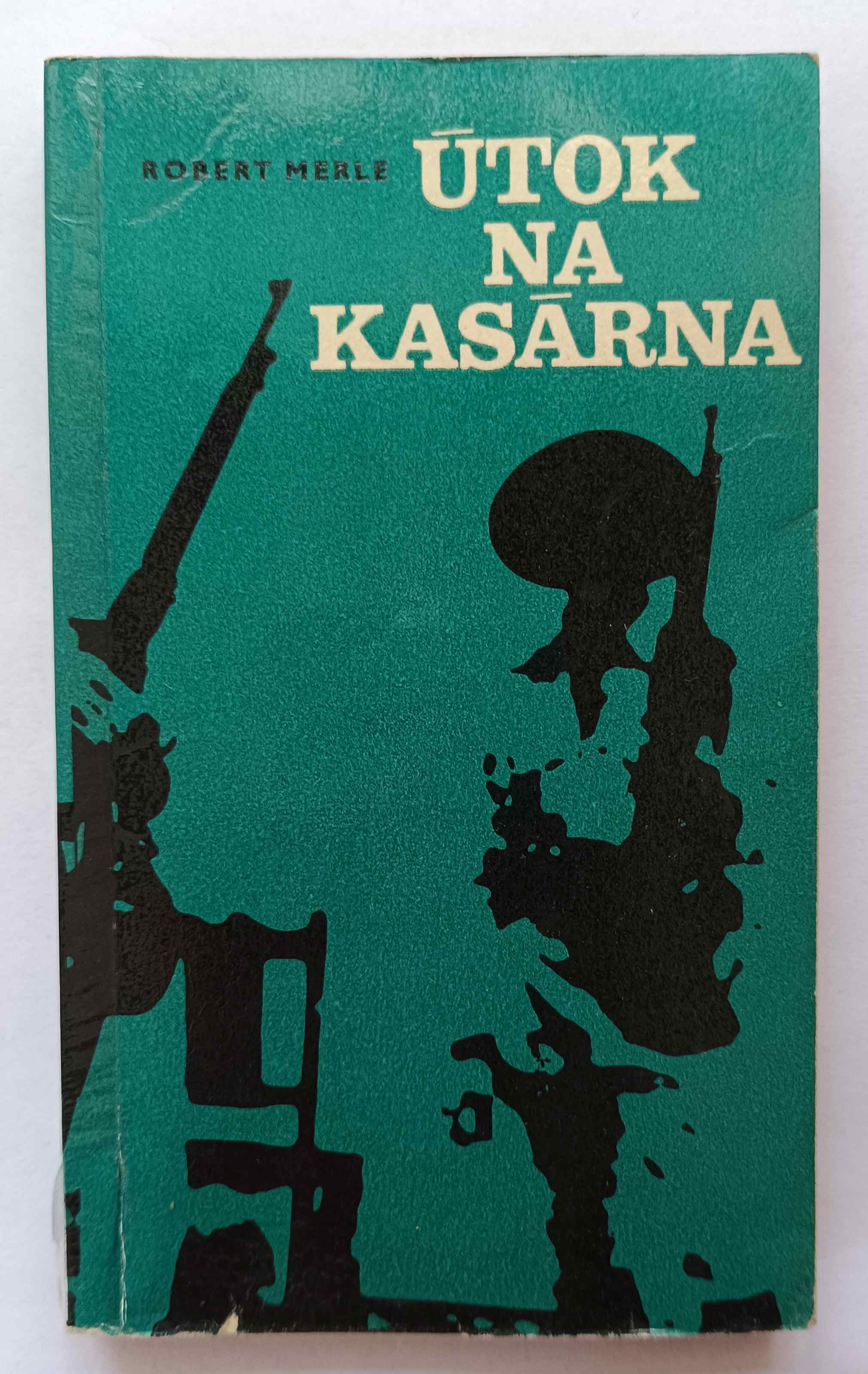 Útok na kasárna