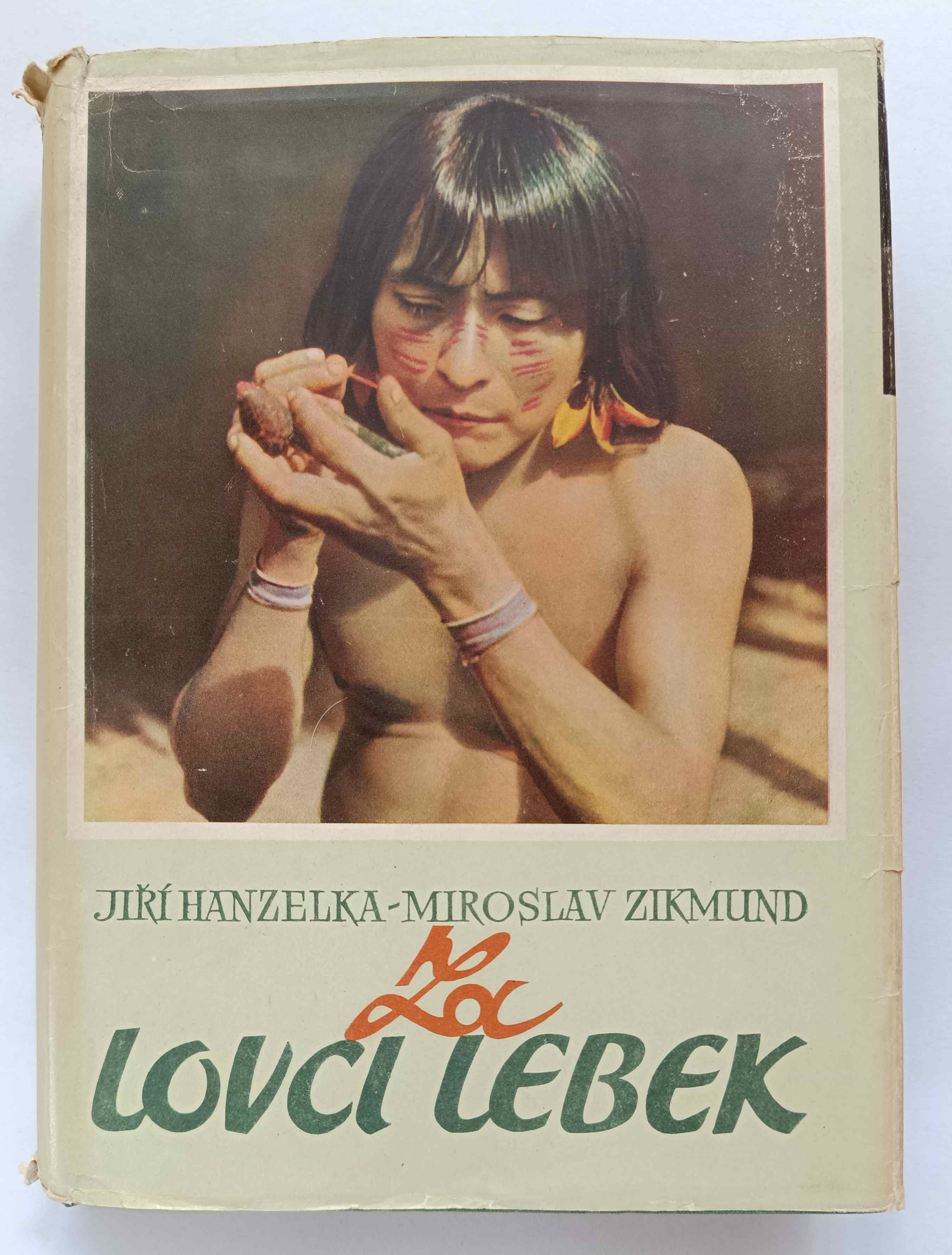 Za lovci lebek
