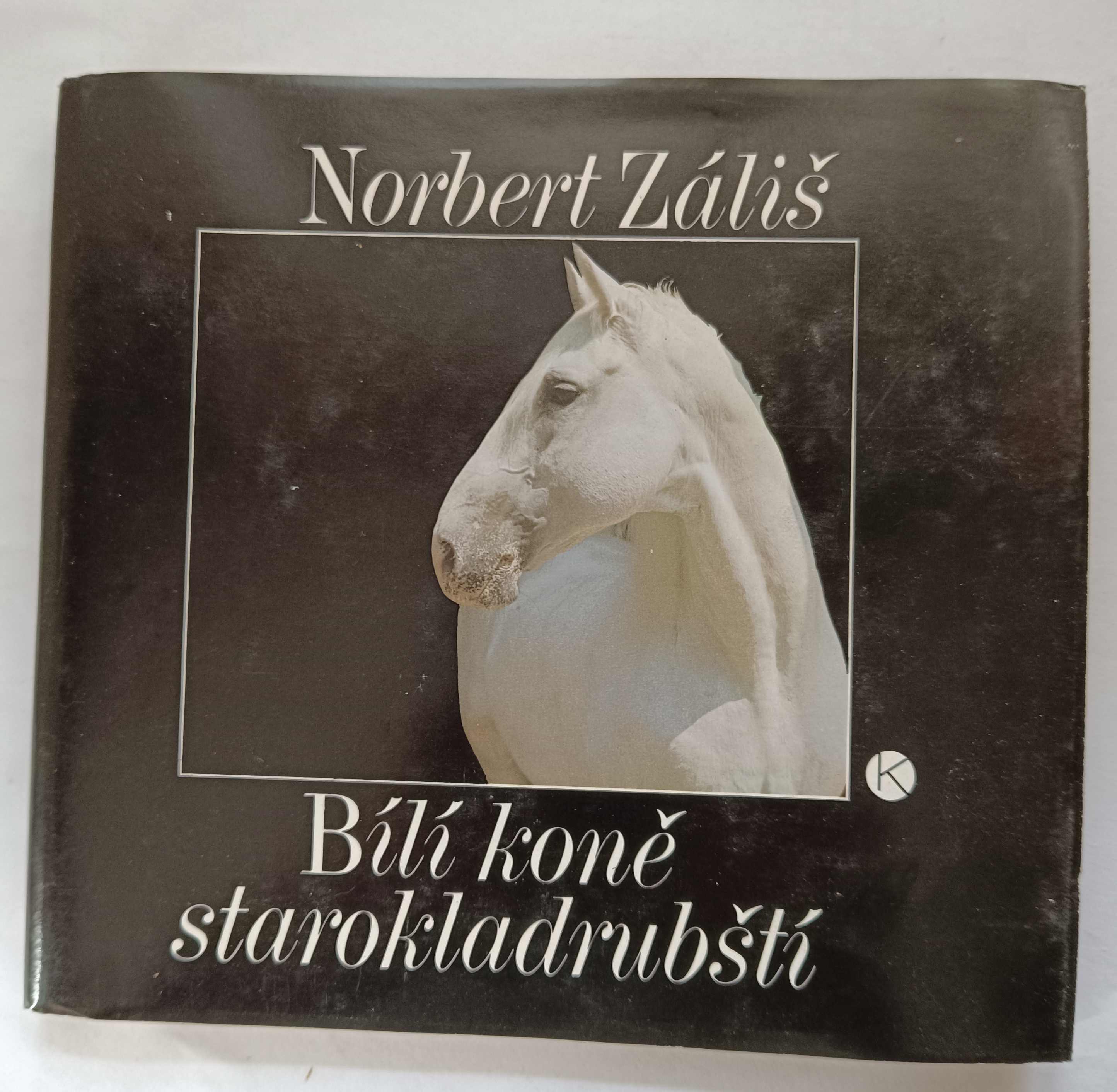 Bílí koně starokladrubští